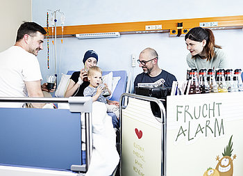 TORWEGGE spendet zu Weihnachten an Bielefelder Kinderkrebsprojekt.